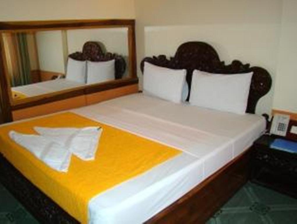 Thy Ny Hotel Battambang Eksteriør billede