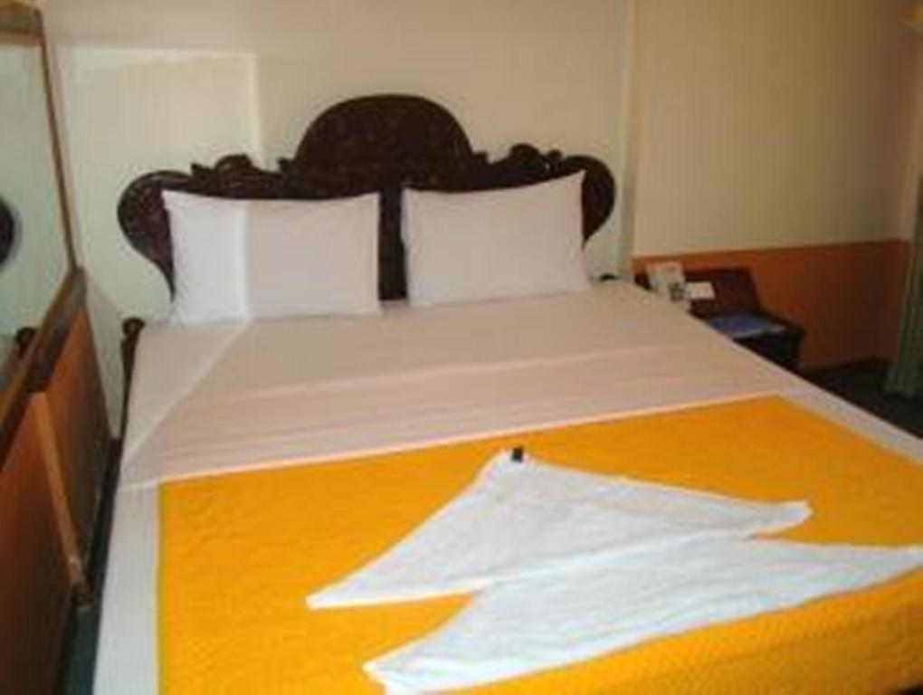 Thy Ny Hotel Battambang Eksteriør billede