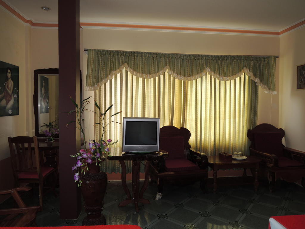 Thy Ny Hotel Battambang Eksteriør billede